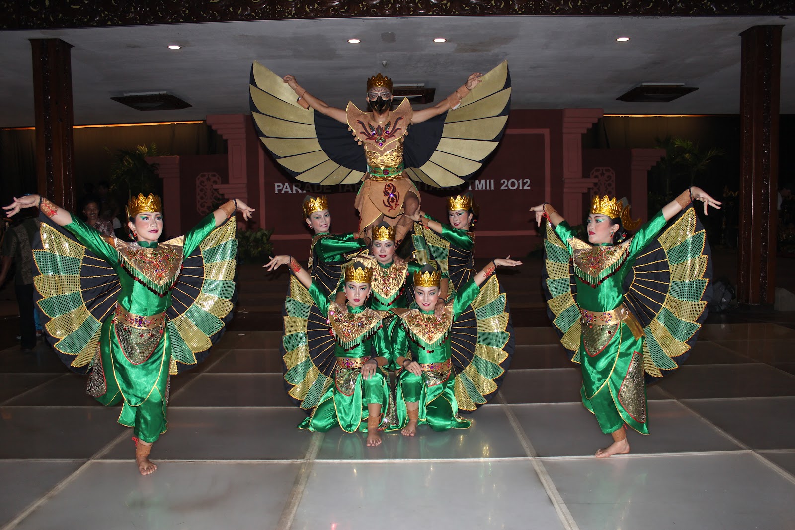 Seni Budaya Sintang Tari Garuda 