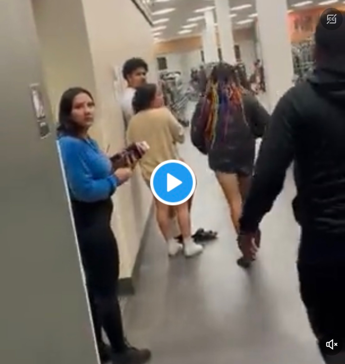 Video of 69 getting jumped at la fitness