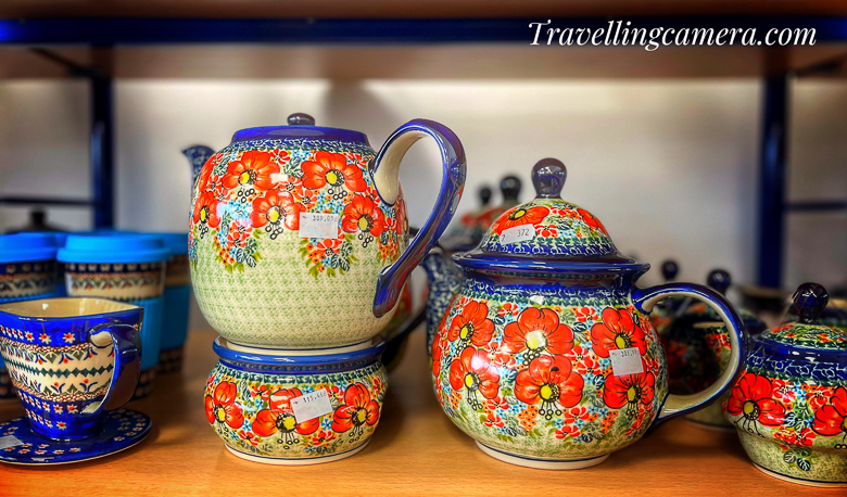 Poland, a country known for its rich cultural heritage and artisanal traditions, has gifted the world with many treasures. Among them, the art of Polish pottery stands out as a true testament to craftsmanship, aesthetics, and centuries-old tradition. In this blog post, we invite you to dive into the world of Polish pottery, a treasure trove of colors, patterns, and stories.