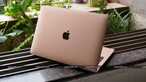 Laptop, web way online