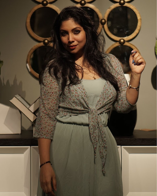 Sreya Raghav Singer