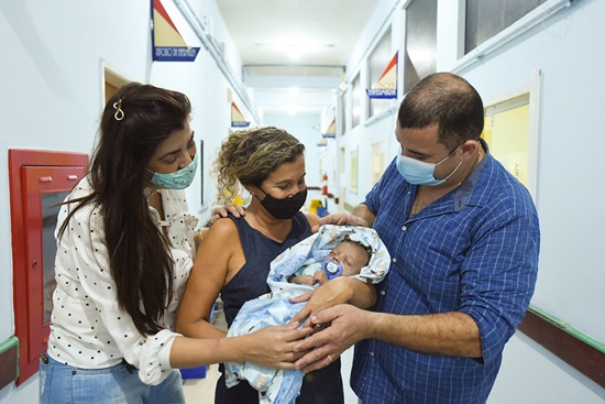 Bebê vítima de agressão tem alta do Hospital Ferreira Machado