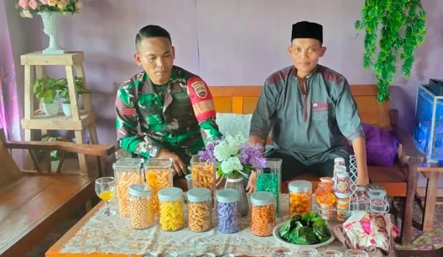 Lebaran Idul Fitri, Babinsa Praka Satria Dori Sitorus Silaturahmi ke Rumah Warga Binaan