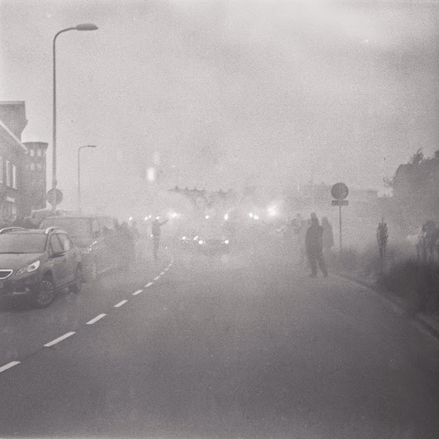 Laatste groet, Zeesluisweg, Scheveningen; Agfa Click II + Fomapan 100 Classic