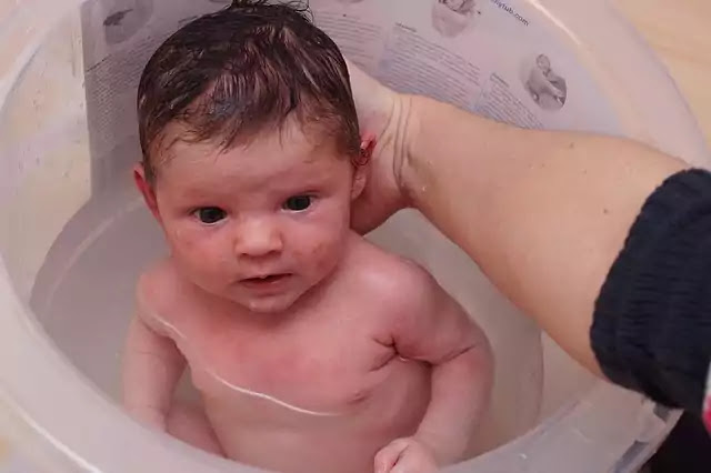 What to do if baby suddenly lethargic during bathing due to crying