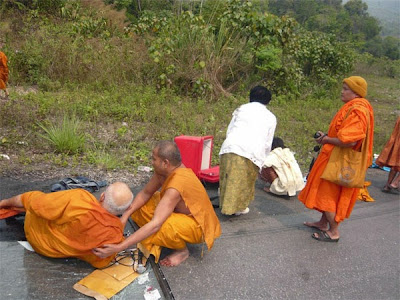 Biksu Budha Kecelakaan Hebat, Azab Akibat Bunuh Muslim 
