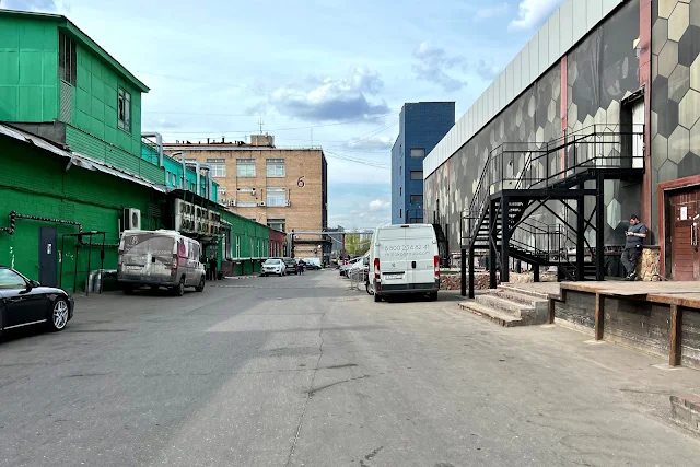 Кутузовский проспект, территория бизнес-центра «Атлант» – бывший Первый Московский приборостроительный завод имени В. А. Казакова (1-й МПЗ)