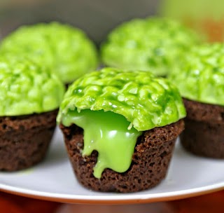 ZOMBIE BRAIN CUPCAKES 