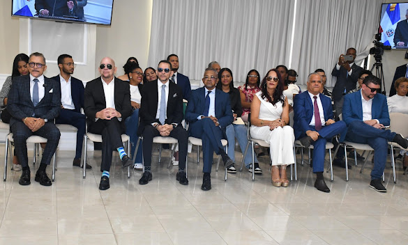 Senado reconoce los 45 años de trayectoria musical de Los Hermanos Rosario