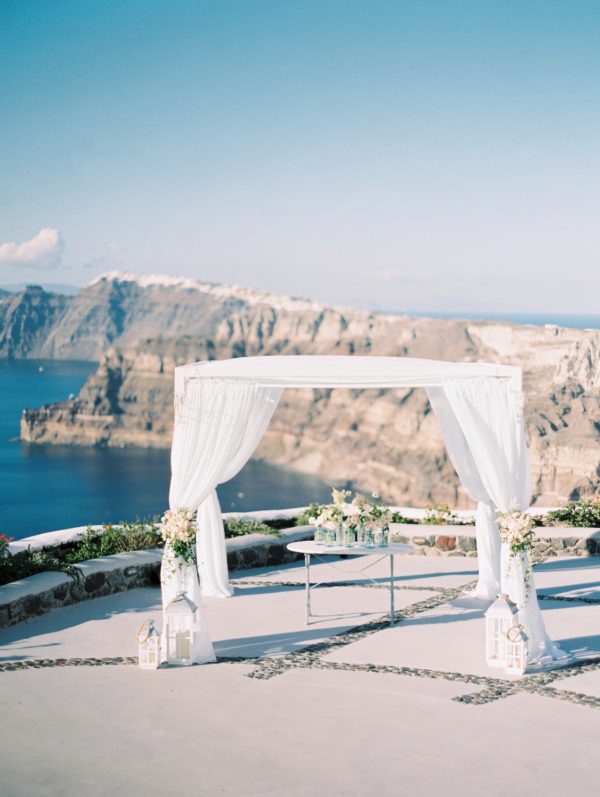 Íntima boda en Santorini en LOVE, LOVE by Chic & Decó
