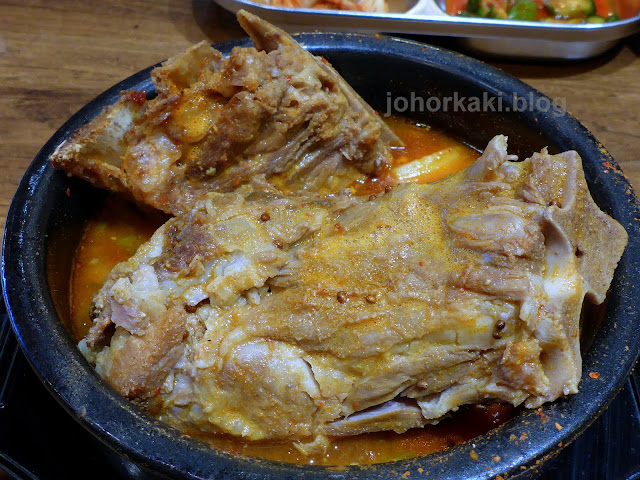 Gamjatang-Pork-Bone-Soup-Little-Piggy's-Koreatown-Toronto