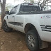 MARGINAIS QUE TOMARAM PICAPE NO INTERIOR DE ALAGOAS FORAM MONITORADOS PELO RASTREAMENTO DO VEÍCULO, FORAM LOCALIZADOS EM CARUARU, MAS TROCARAM TIROS COM A POLÍCIA E UM DELES FOI BALEADO