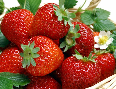 kandungan asam pada buah strawberry