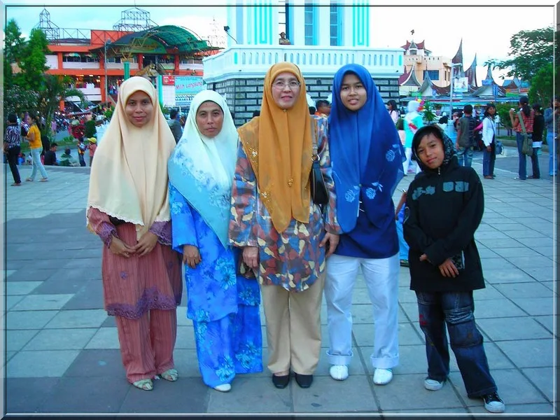 Ustazah Meriam Nasir at Padang Sumatra