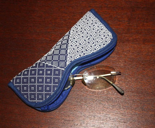 Eyeglasses and Sunglasses case Tutorial & Pattern.