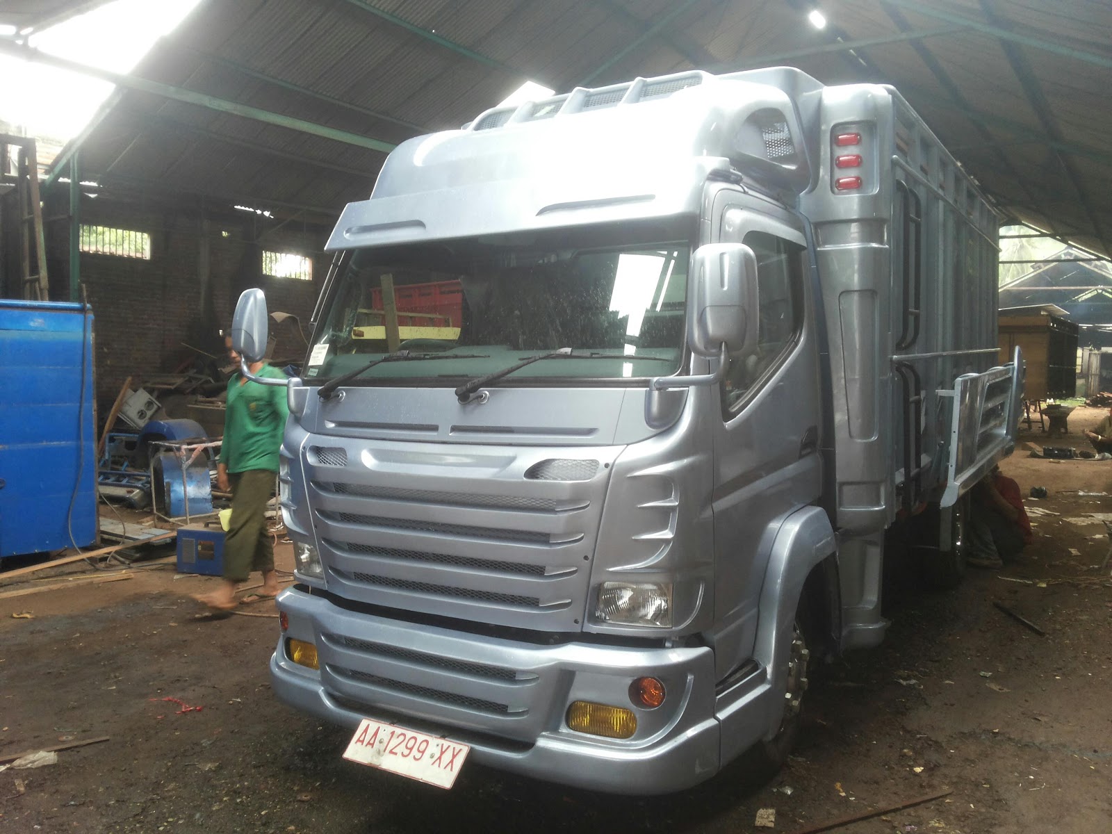 Nasikin Variasi Bak  truk  mas  Tri Temanggung