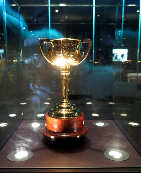 light fingers cup