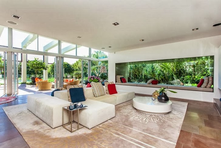 Living room in Classy contemporary house in Casuarina, Australia