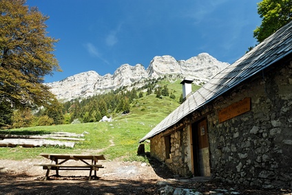 ferme d'alpage,chalet d'alpage , paturage de haute montagne,prairie d'altitude , estives