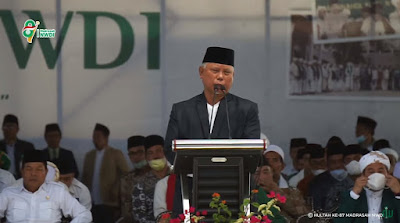 Bupati Lombok Timur saat menghadiri Hultah Madrasah NWDI ke 87