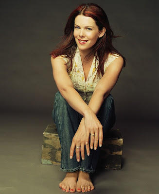 Lauren Graham is a gorgeous and funny American actress and producer who is