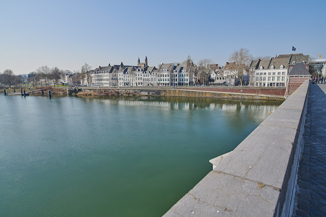 www.jetjesdag.nl | Nicolaas/S fotografie | Lopen in de fraaie stad Maastricht langs de Maas