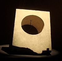 Jam Matahari dari Yunani, dari Ai-Khanoum (sekarang di Afghanistan), pada abad ke 3-2 SM.