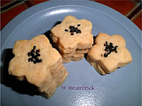 lemon cookies recipe @ treatntrick.blogspot.com