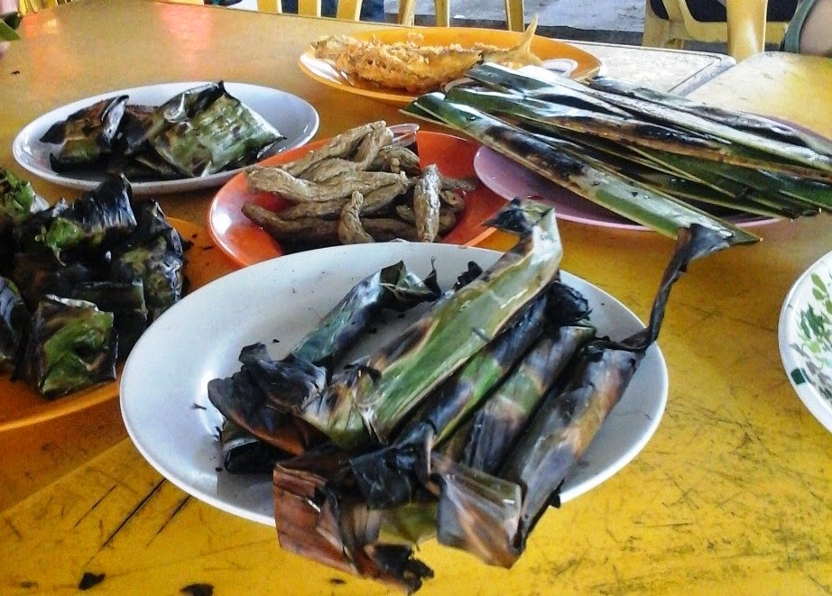 ~StoRiEs Of Us~: Lemang Kijal & Warung Aziz Satar Kemaman