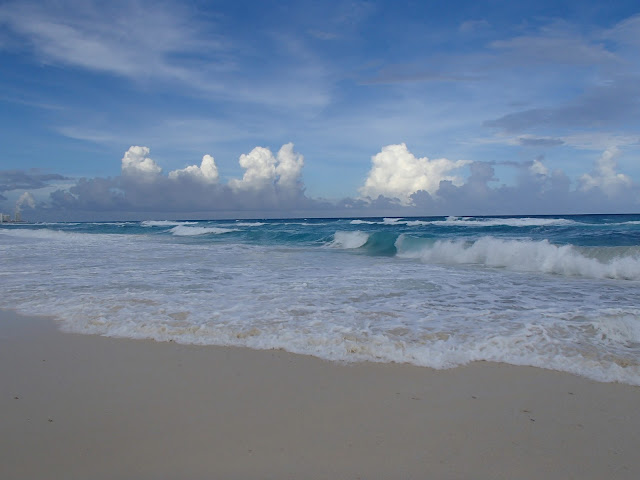 Cancun waves