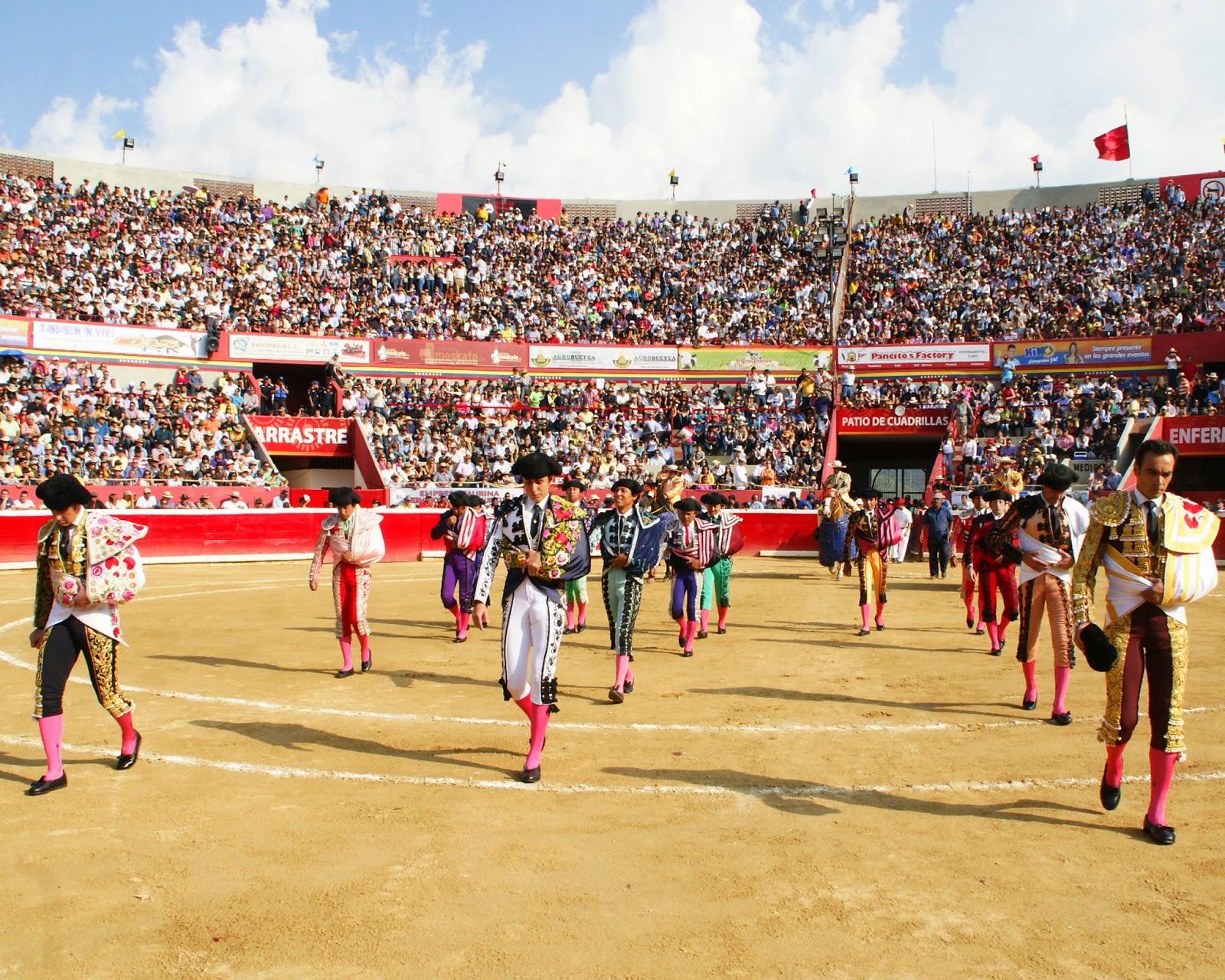 Resultado de imagen para plaza de toros DE mERIDA nOTIFERIAS