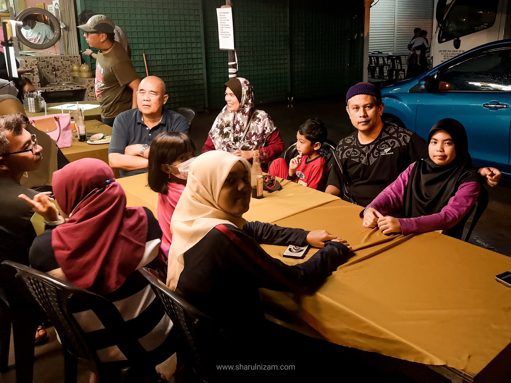 Makan Malam Di Halim GP Gulai Panas Airport, Langkawi