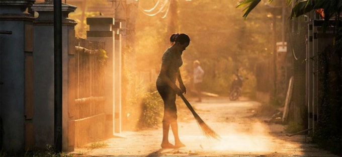 French Photographer Bathes Hoi An in Gold