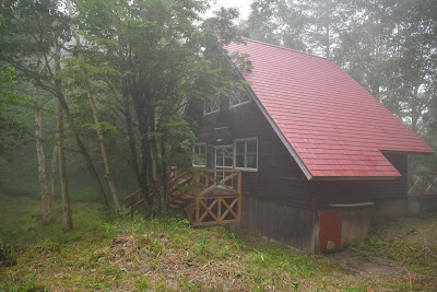 池山避難小屋