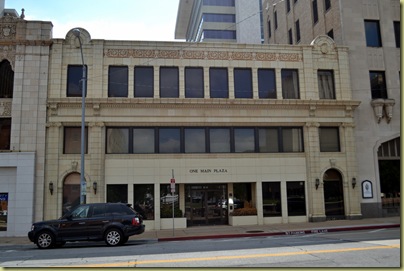 One Main Plaza