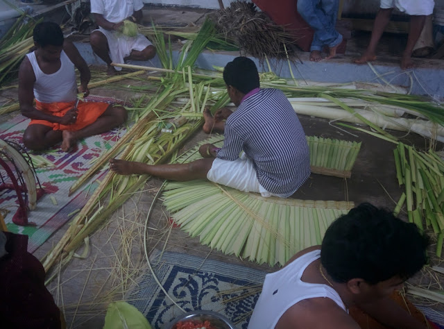 Preparing the Ani at Bhuta Kola