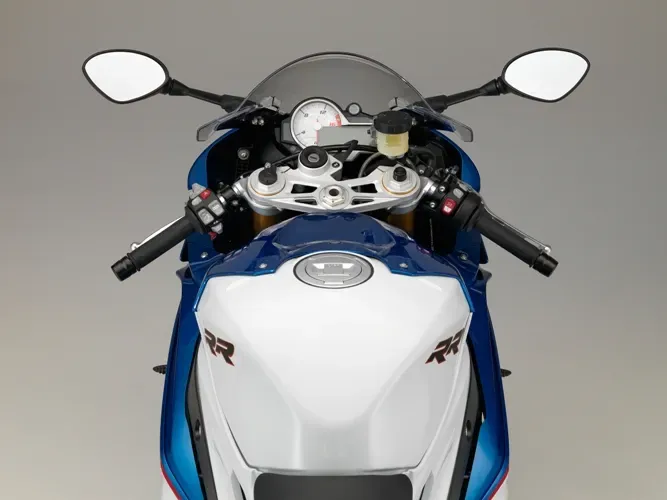 BMW S1000RR '15 Review More Power, Less Weight, More Dominance