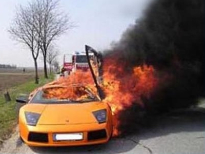 On sunday 15th april 2012 this Lamborghini worth almost 400000USD caught 