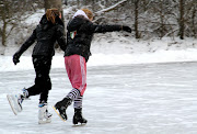 Klik hier voor een filmpje 'Hoe maak je een pirouette op kunstschaatsen?' (img )