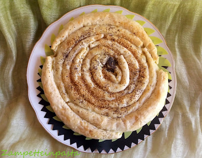 Girella di sfoglia ripiena salata - Torta salata a spirale