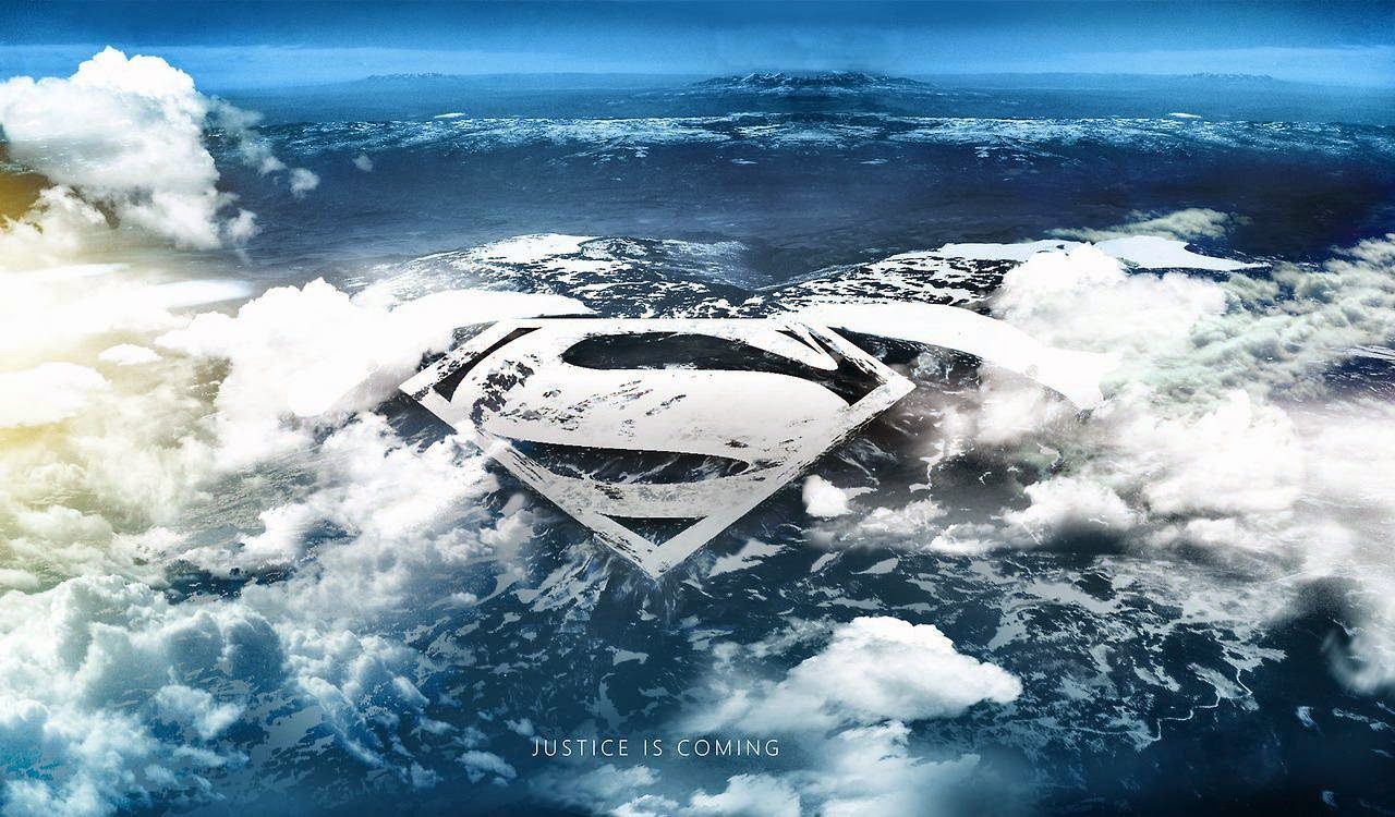 Лого Супермена среди облаков
