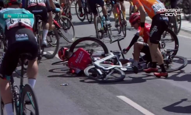 Nairo Quintana sufrió una caída en segunda etapa
