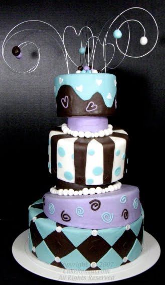 You may rarely see anything to see a wedding cake with a classic design and