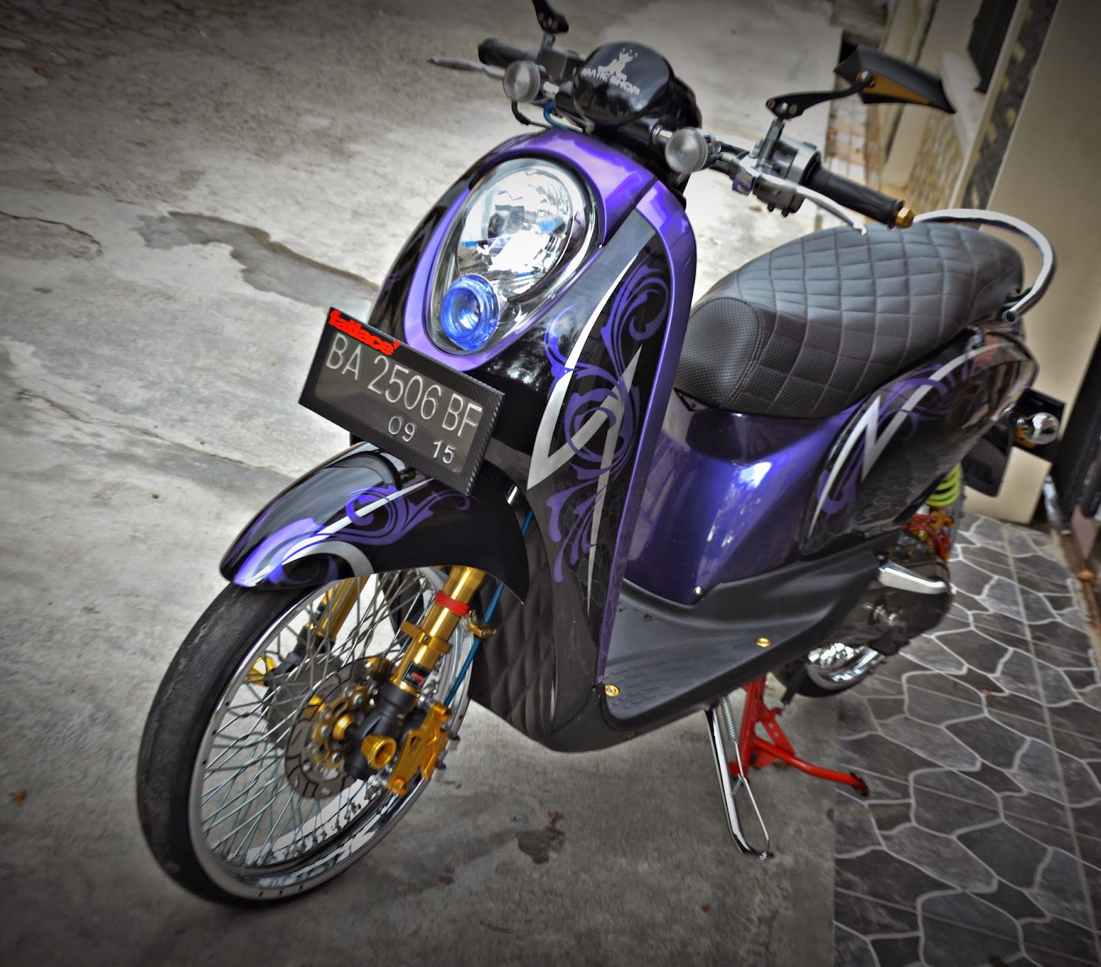 Modifikasi Scoopy Warna Hitam Modif L