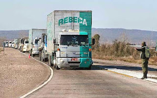 Resultado de imagen para camiones chilenos por villa la angostura