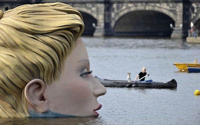 Sculpture Of Giant Woman Presented In Hamburg Seen On www.coolpicturegallery.us