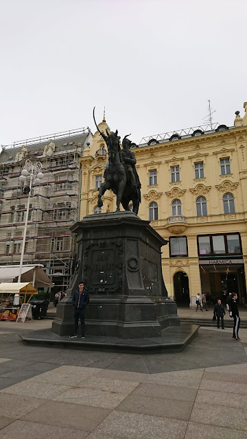 06-Ban-Josip-Jela%25C4%258Di%25C4%2587-Square-statue-3-day-zagreb-itinerary