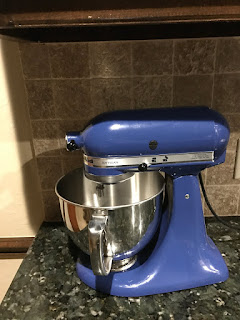 Wordless Wednesday - Blue Power (My new Kitchenaid mixer)