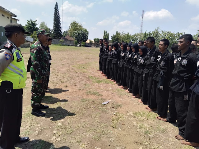 Babinsa Wonosari Pererat Silahturahmi  Dengan Warga PSHT