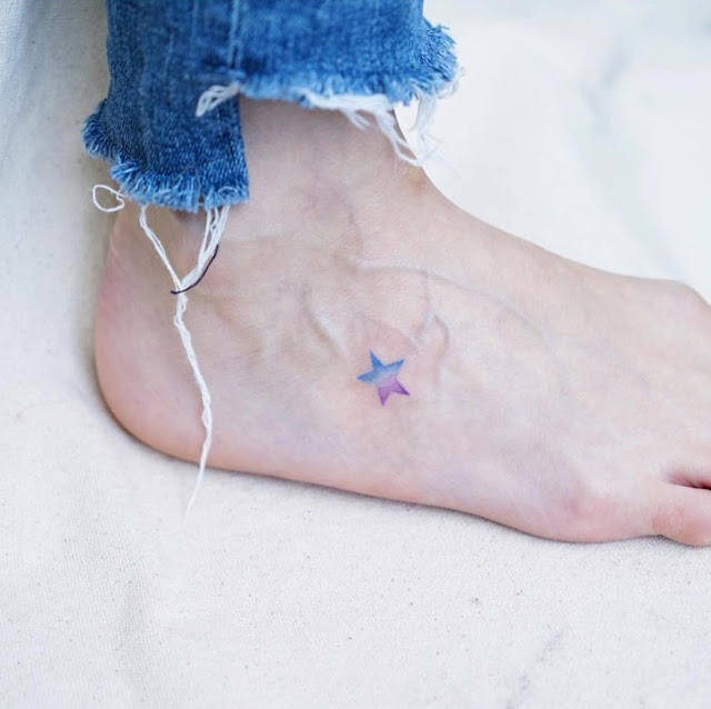 tatuagens femininas para os pés